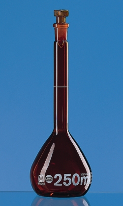Volumetric flasks, boro 3.3, class A, amber, white graduation, with glass stopper
