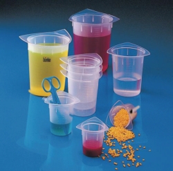 Universal Beaker, PP, with spout