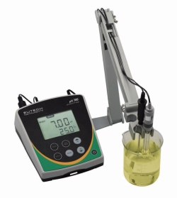 pH meters Eutech&trade; PH2700, with pH electrode and temperature probe