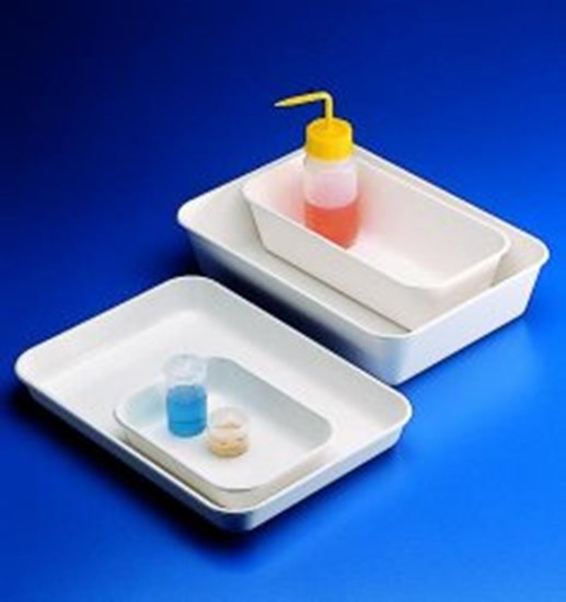 TRAY SUITABLE FOR FOODSTUFFS            